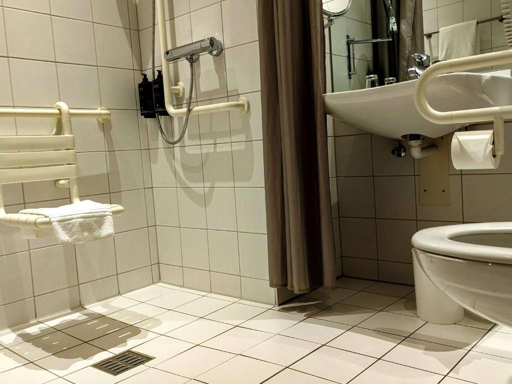 Koupelna v ubytování Mercure Hotel Aachen Am Dom
