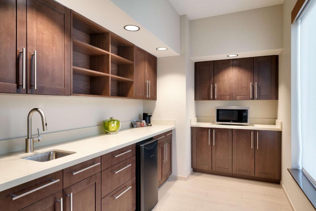 Kuchyň nebo kuchyňský kout v ubytování Hyatt Place Provo