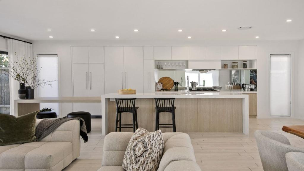 Lux Beach House at Merewether, Merewether (updated prices 2024)