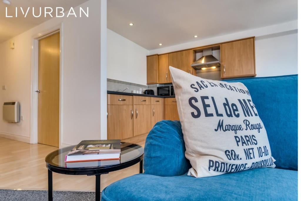 Η κουζίνα ή μικρή κουζίνα στο Chic and Bright Apartment Near the Water