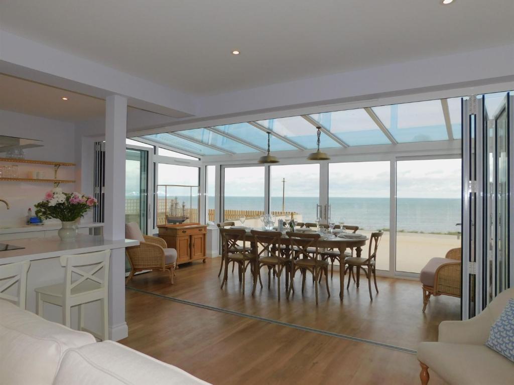 11 Seaview, Sheringham (updated prices 2024)