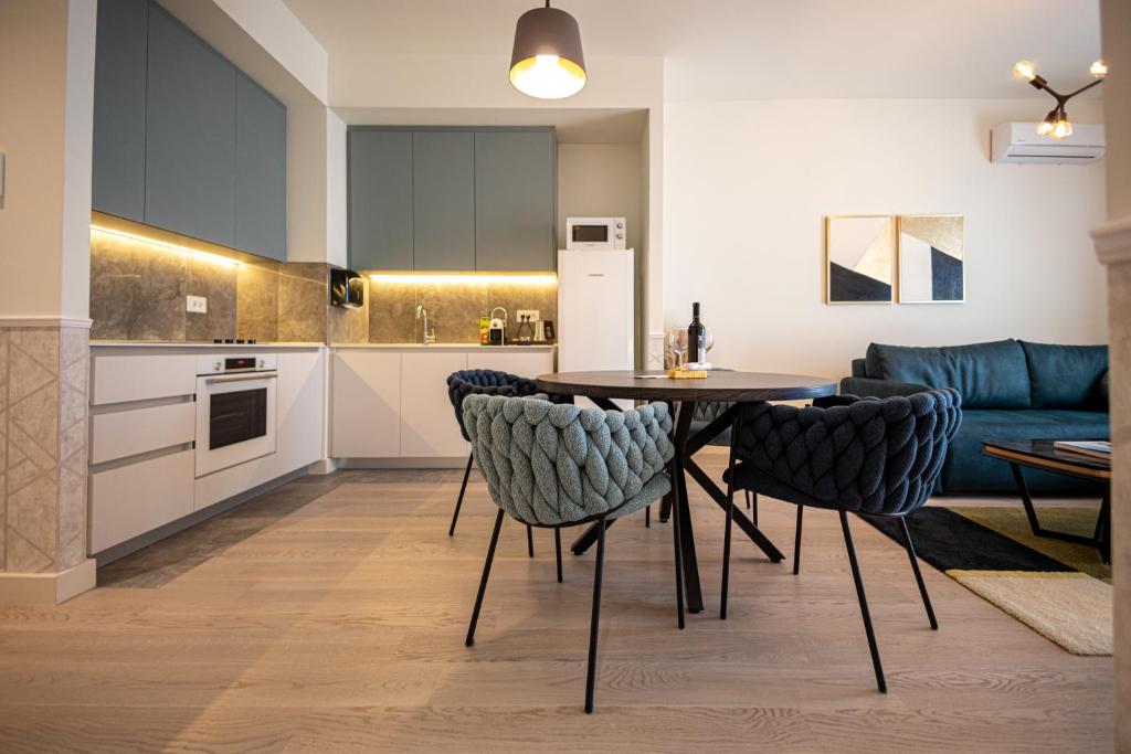 Kuchyň nebo kuchyňský kout v ubytování Apartments Royal - Belgrade Waterfront