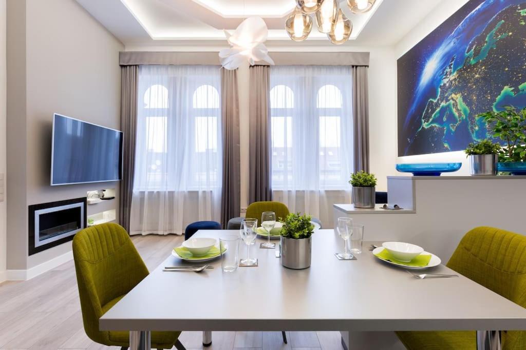 Grand & Luxurious In The Heart Of Budapest, 2BR & 2BT 1073 Budapest, 38 Erzsébet körút kép - 1