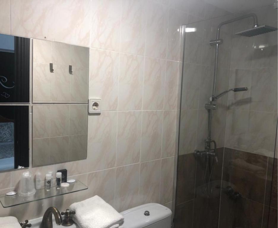 Un baño de Hostal Victoria
