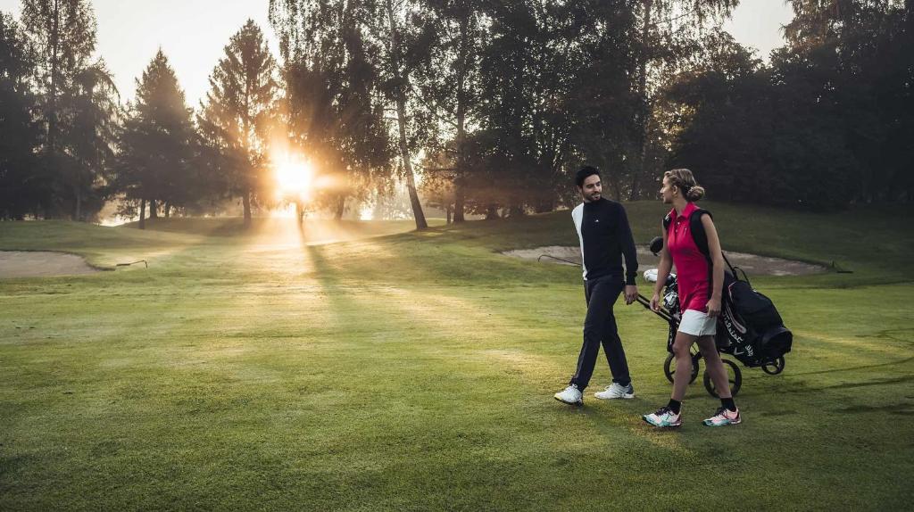 Lakeside Luxury Apartments - 14