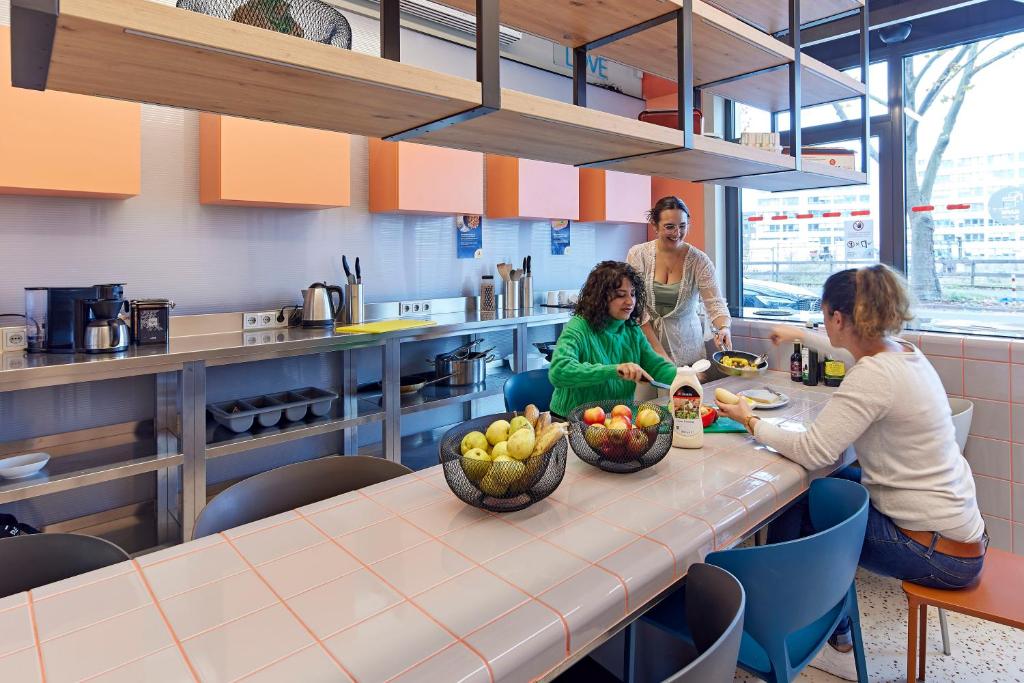 MEININGER Hotel Köln West - Resim 22