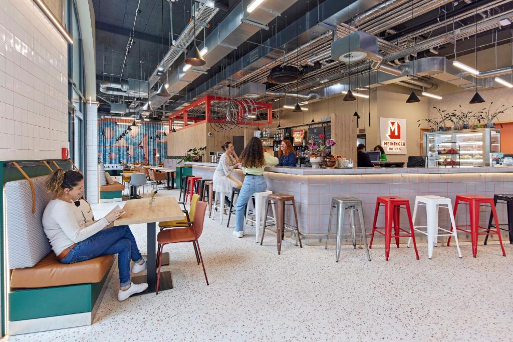 MEININGER Hotel Köln West - Resim 4