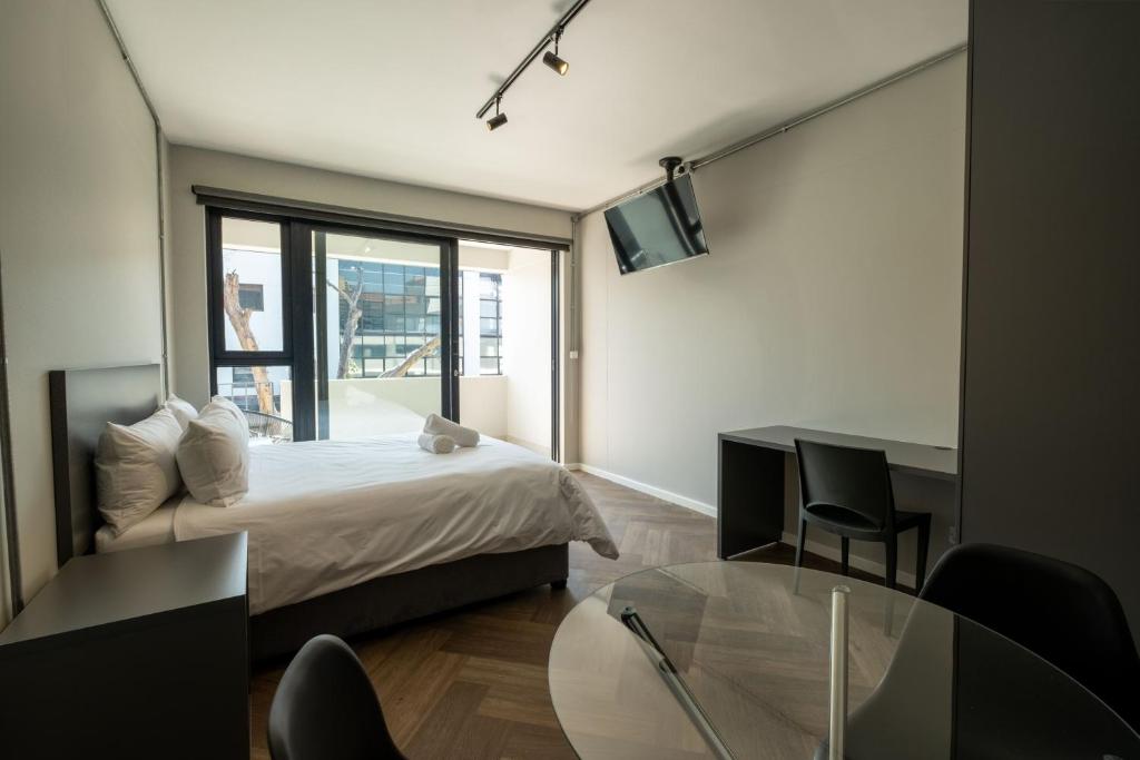 Inn & Out Plus Rosebank - Chambre Reine Avec Balcon