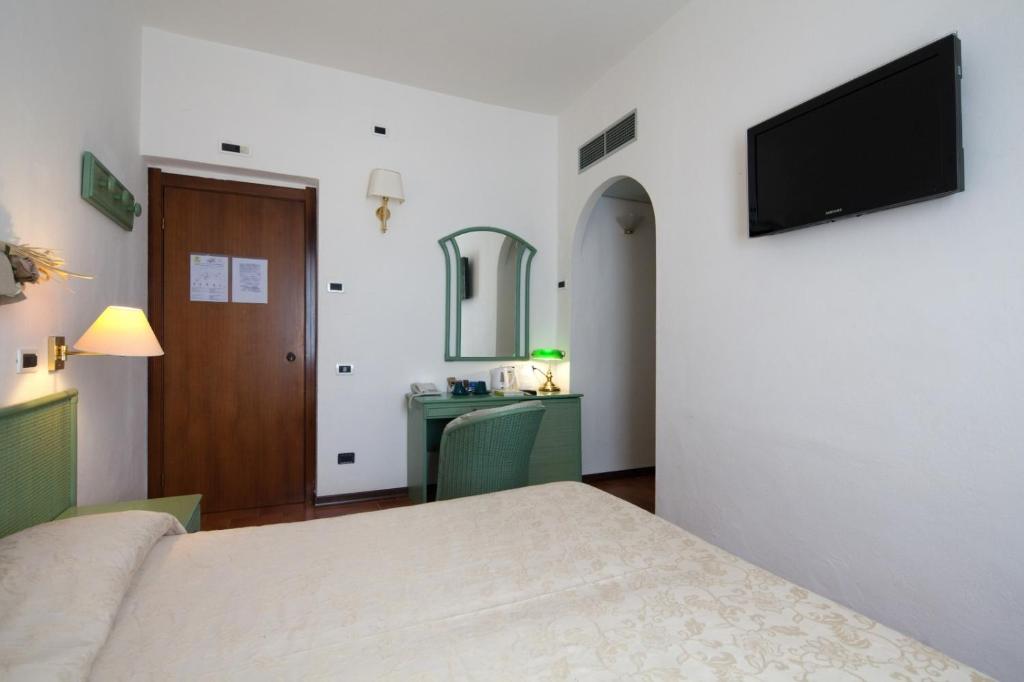 Hotel Clelia - Budget Double Or Twin Room