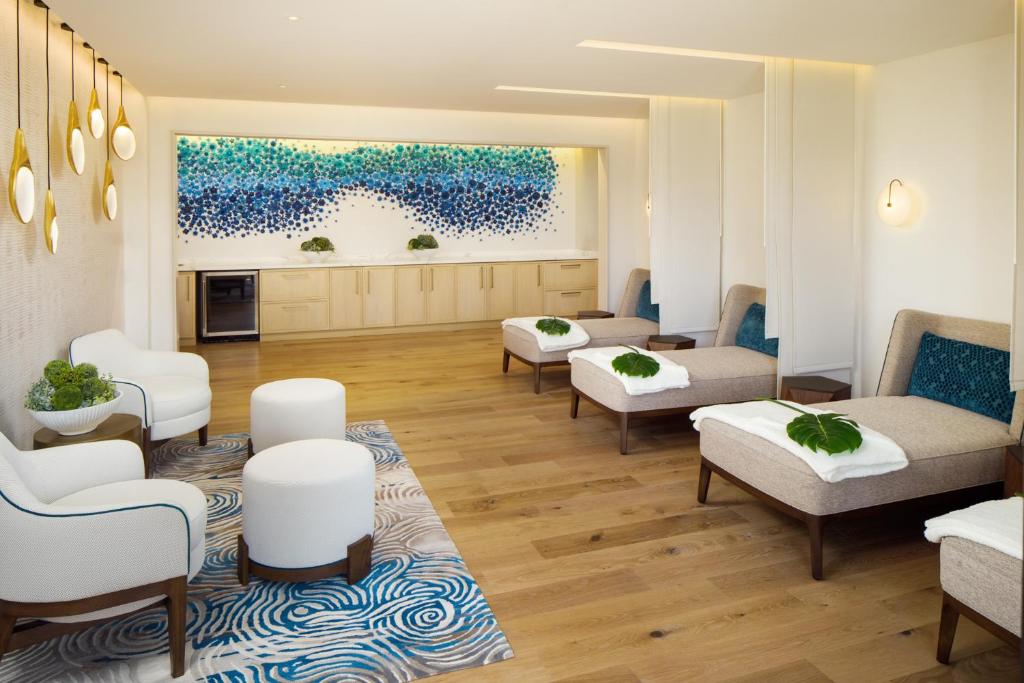 TV a/nebo společenská místnost v ubytování The Alfond Inn