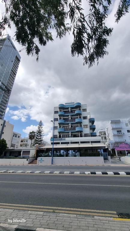 Budova, kde se aparthotel nachází