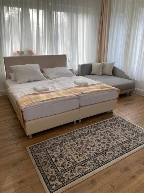 Pension zum Landhaus - Habitación Cuádruple Con Vistas Al Jardín