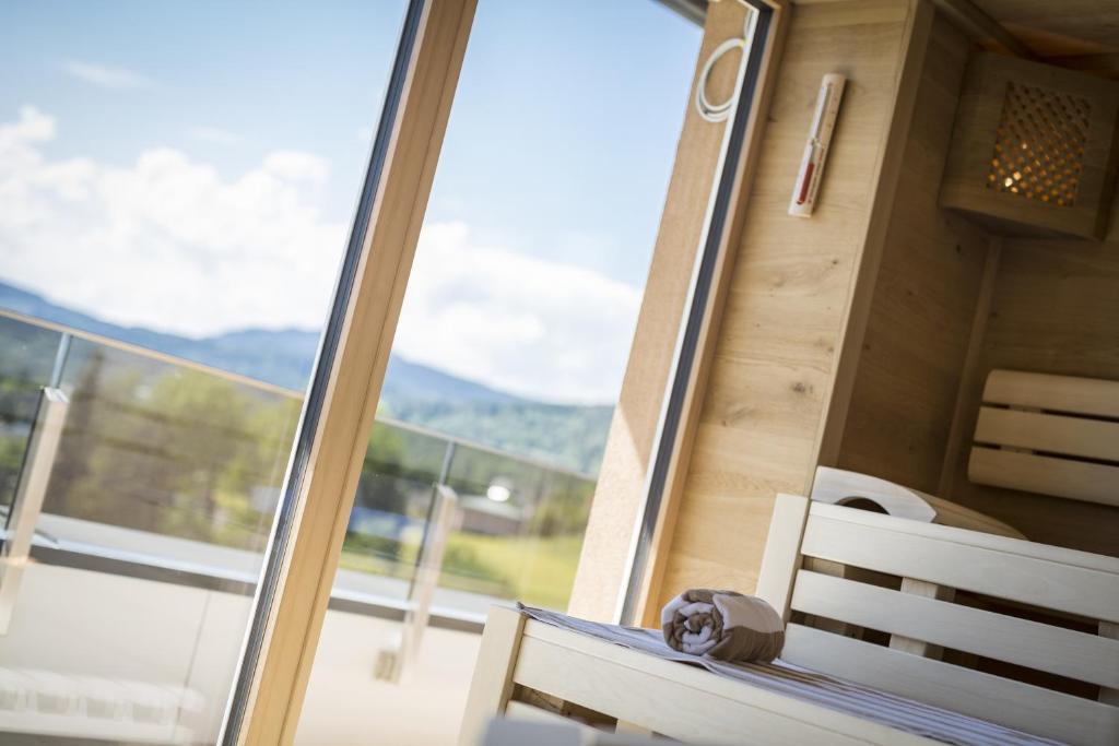Nespecifikovaný výhled na hory nebo výhled na hory při pohledu z hotelu