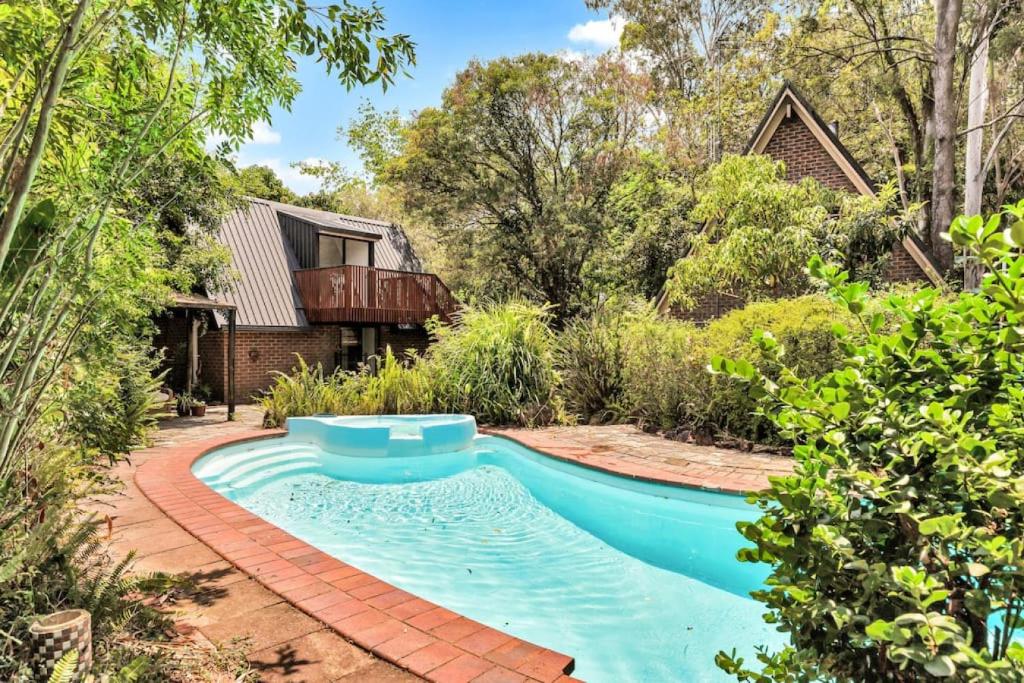 Florette Cottages at Glass House, Glass House Mountains Updated 2024