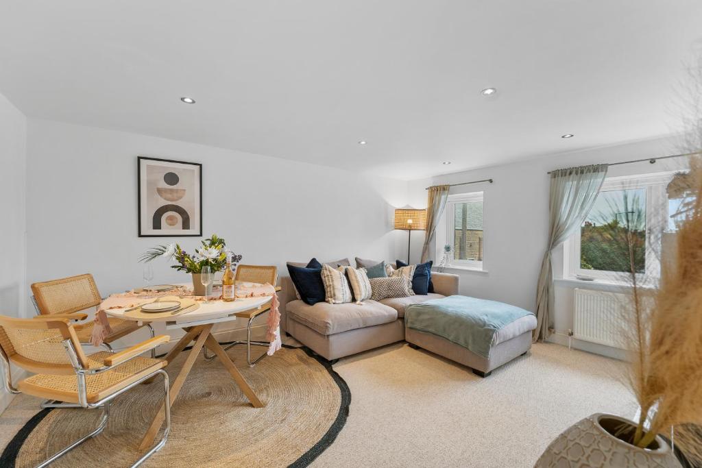 Seating area sa Sea la Vie! Beautifully furnished home in Central Whitstable