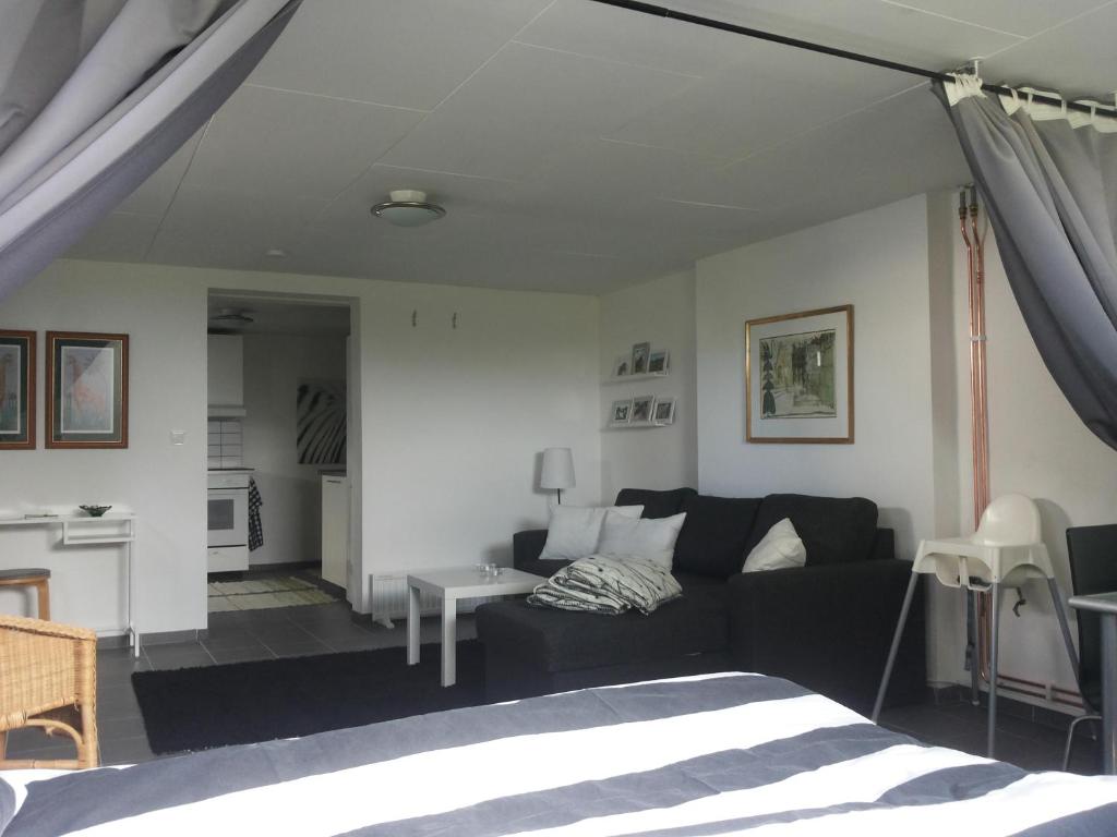 Kuchyň nebo kuchyňský kout v ubytování Lägenhet Lillisgården