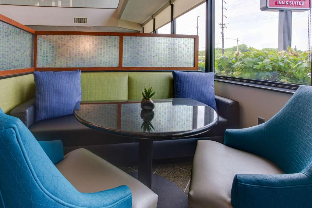 Drury Inn & Suites Nashville Airport photo