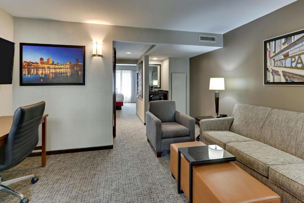 Drury Plaza Hotel St. Paul Downtown - Suite King Deluxe