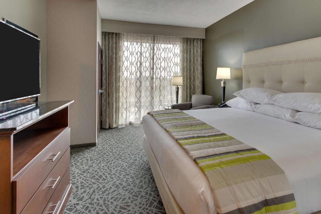 Drury Inn & Suites Columbus Polaris photo