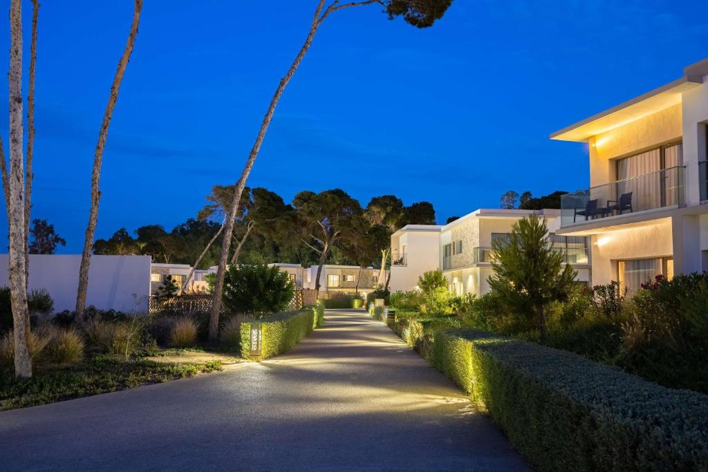 Un jardín fuera de Radisson Blu Resort Al Hoceima