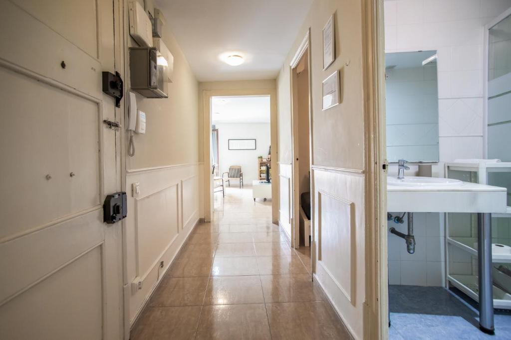 Kuchyňa alebo kuchynka v ubytovaní 42man1018 Centrally located flat in Sant Antoni