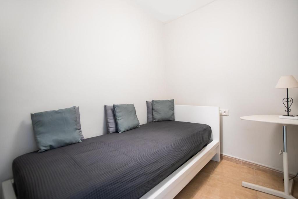 Posteľ alebo postele v izbe v ubytovaní 42man1018 Centrally located flat in Sant Antoni