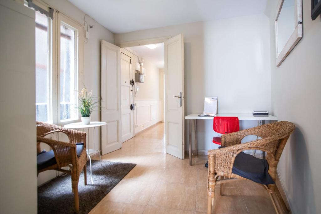 Posedenie v ubytovaní 42man1018 Centrally located flat in Sant Antoni