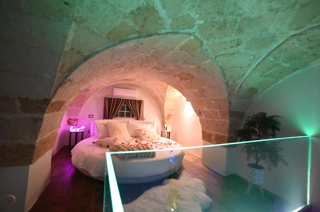 Postel nebo postele na pokoji v ubytování Suite Cavour Exclusive House Private Luxury SPA