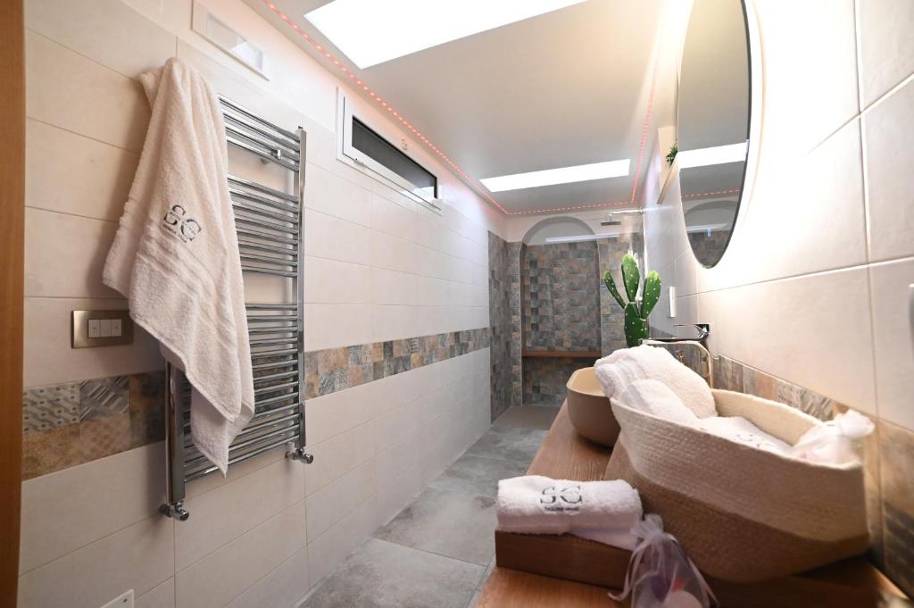 Koupelna v ubytování Suite Cavour Exclusive House Private Luxury SPA