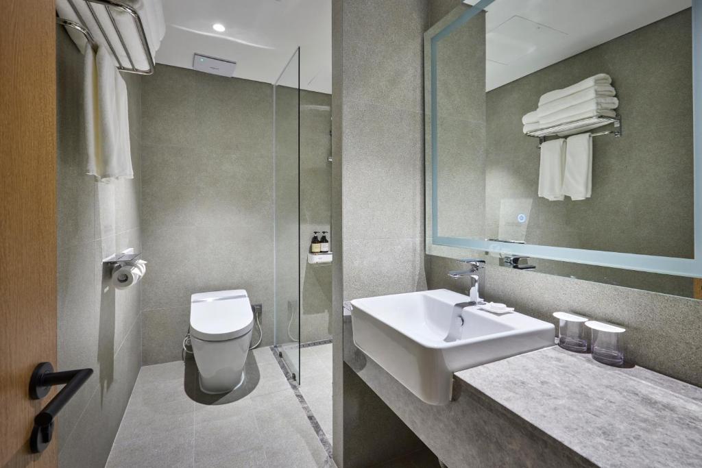 Koupelna v ubytování Hotel Interciti