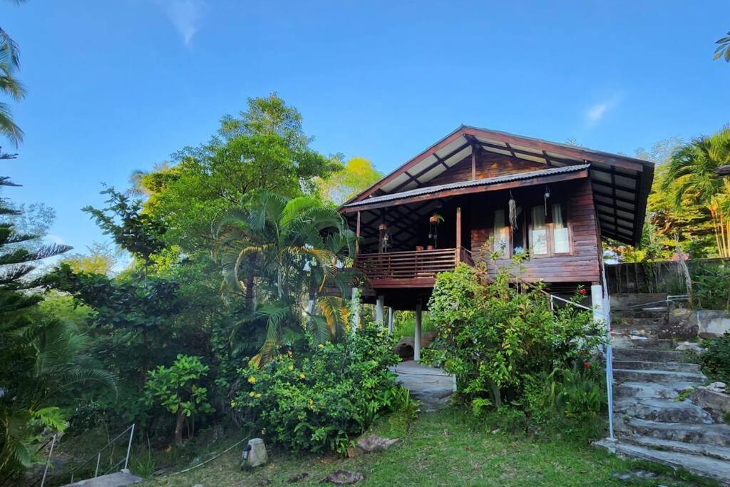 Zahrada ubytování Mountain Thai Style Chalet