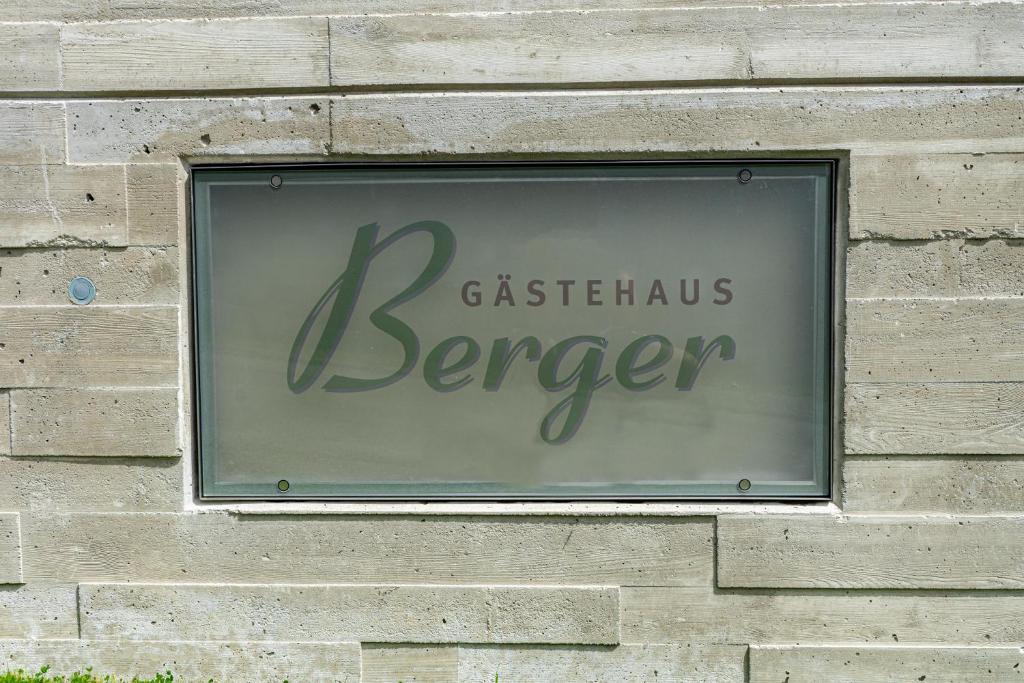 Certifikát, hodnocení, plakát nebo jiný dokument vystavený v ubytování Gaestehaus Berger