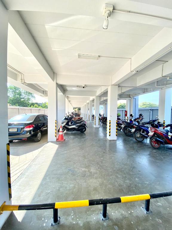 Fotografie z fotogalerie ubytování Samutsakorn condo v destinaci Ban Bang Nam Chut