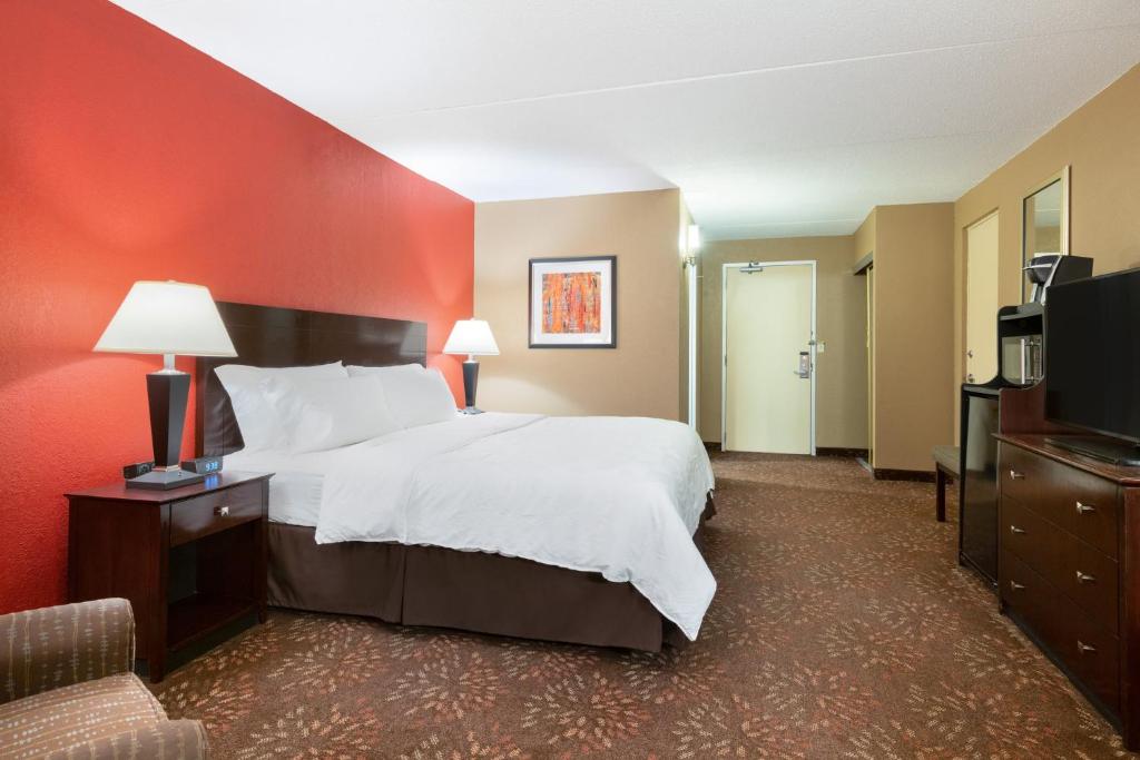 Holiday Inn Norwich by IHG - Standard King Room With Balcony