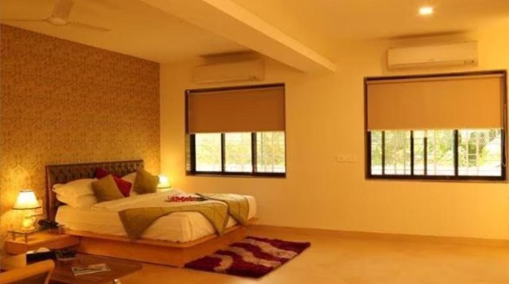 Meritas Seawind Beach Resort, Shrivardhan - Sala De Reina De Lujo