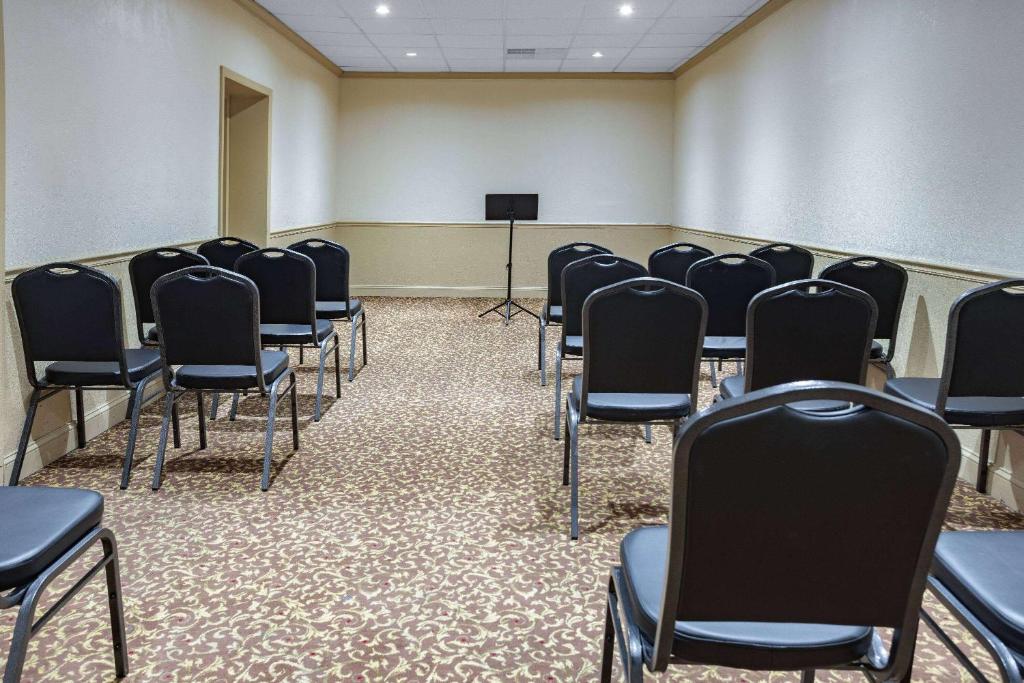 Konferenční prostory v ubytování Ramada by Wyndham West Atlantic City