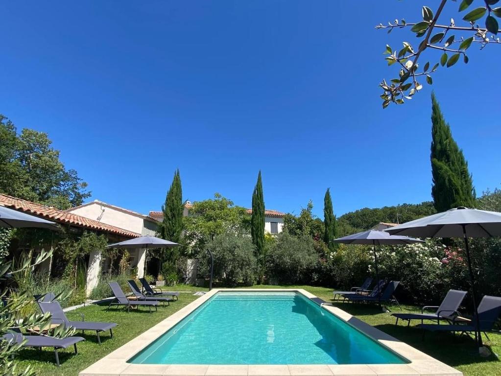 Πισίνα στο ή κοντά στο Le Jardin de Lau