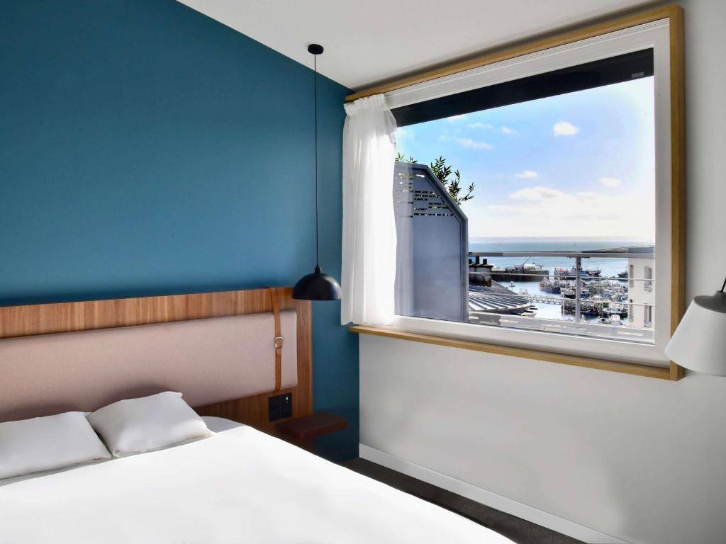Postel nebo postele na pokoji v ubytování ibis Styles Brest Centre Port