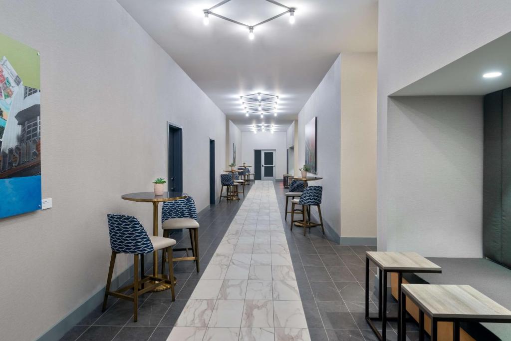 Hyatt House Orlando Airport photo