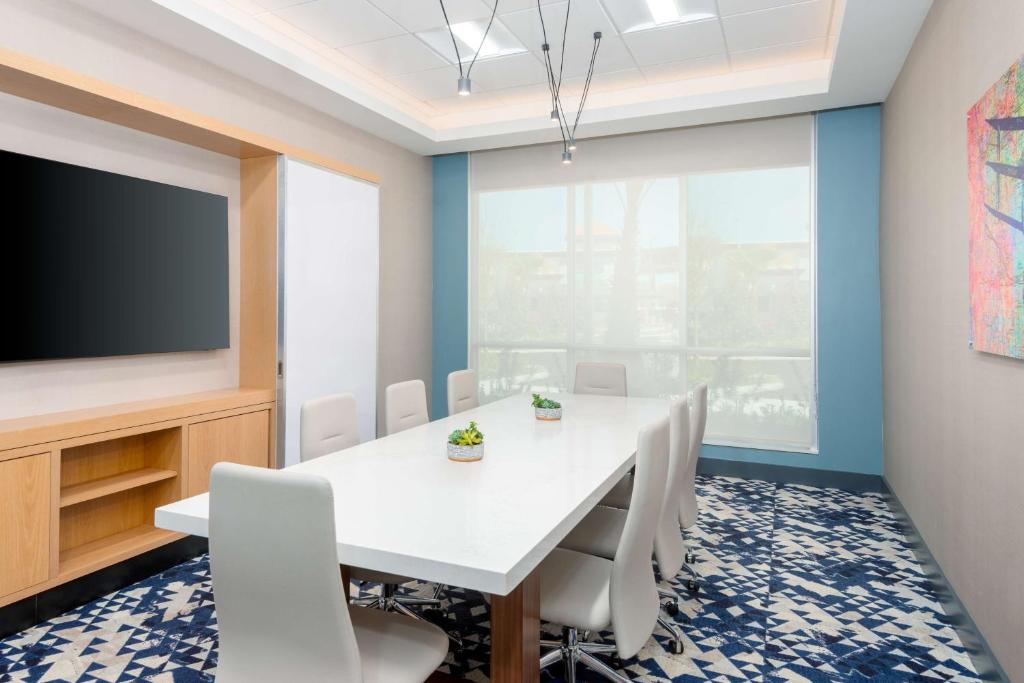 Hyatt House Orlando Airport photo