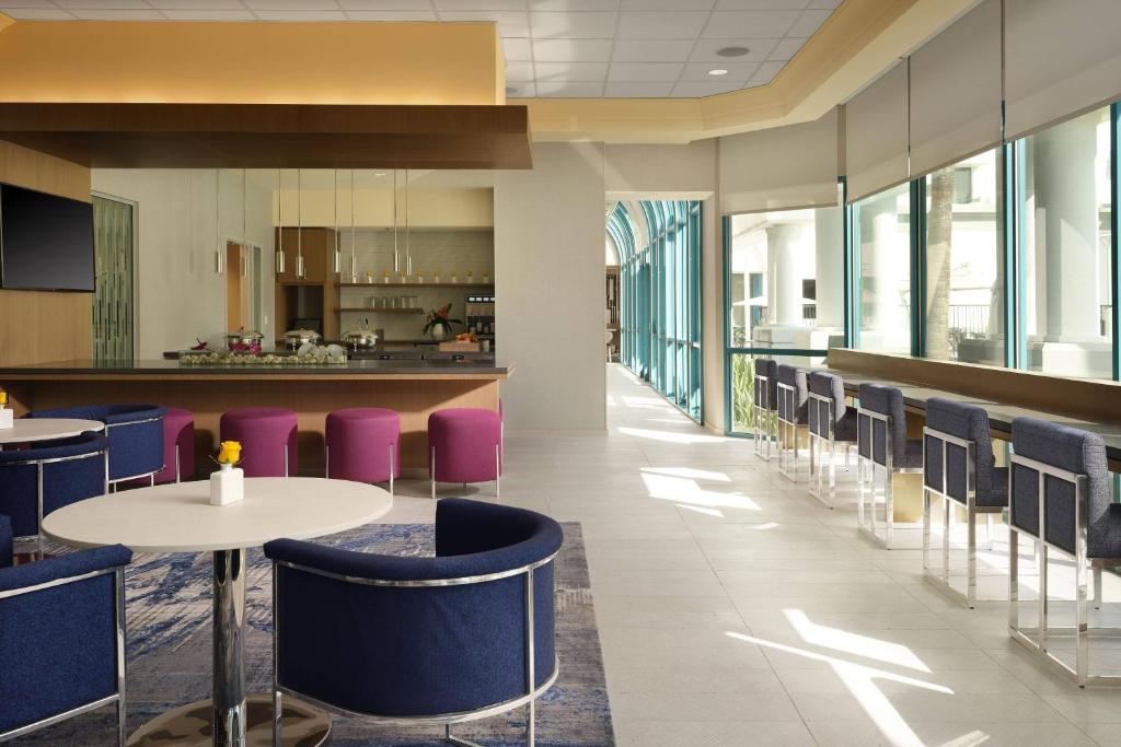Costa Mesa Marriott photo