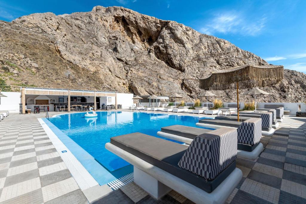 Nespecifikovaný výhled na hory nebo výhled na hory při pohledu z hotelu