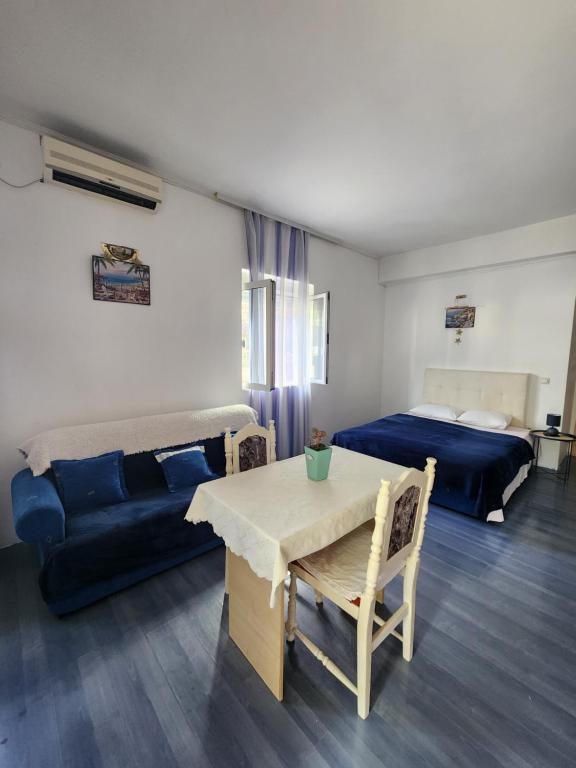Svetainės erdvė apgyvendinimo įstaigoje Apartments Zenit