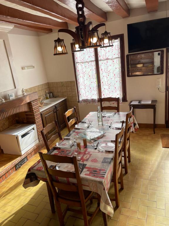 Kuchyňa alebo kuchynka v ubytovaní Longère Tourangelle