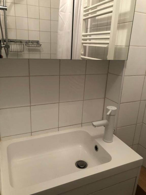 Koupelna v ubytování Appartement 6 personnes aux 2 Alpes, au pied des pistes - Wi-fi, Parking gratuit, Terrasse vue sur jardin