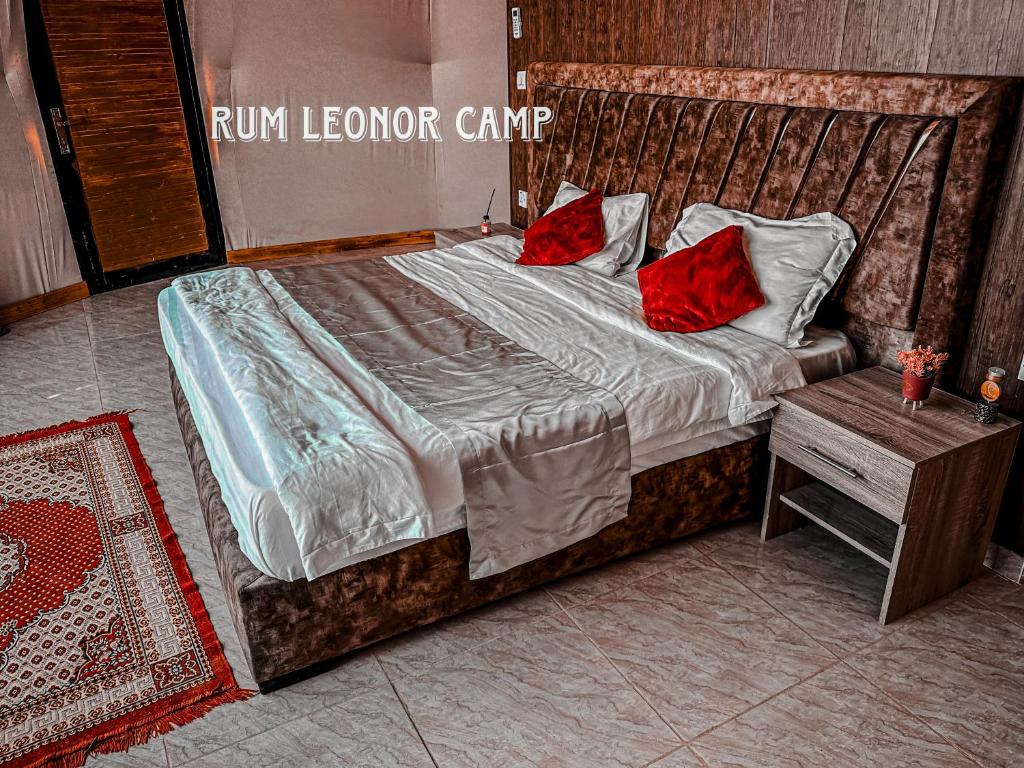 Postel nebo postele na pokoji v ubytování RUM LEONOR CAMP