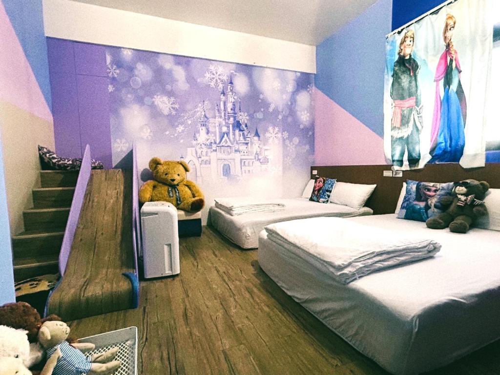A bed or beds in a room at We Smile B&B