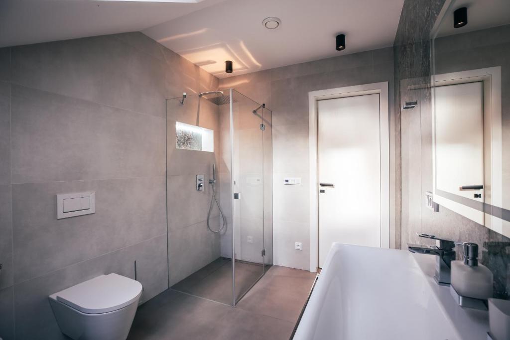 Koupelna v ubytování Apartmány Lipno Přední Výtoň