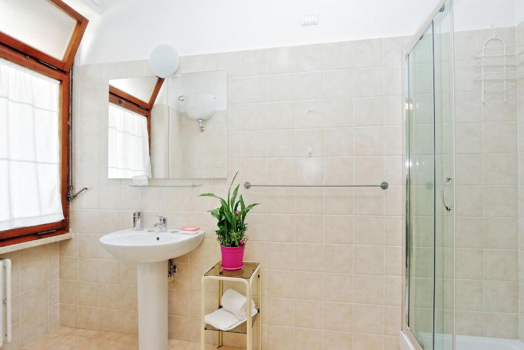 A bathroom at La Stazione Del Vaticano