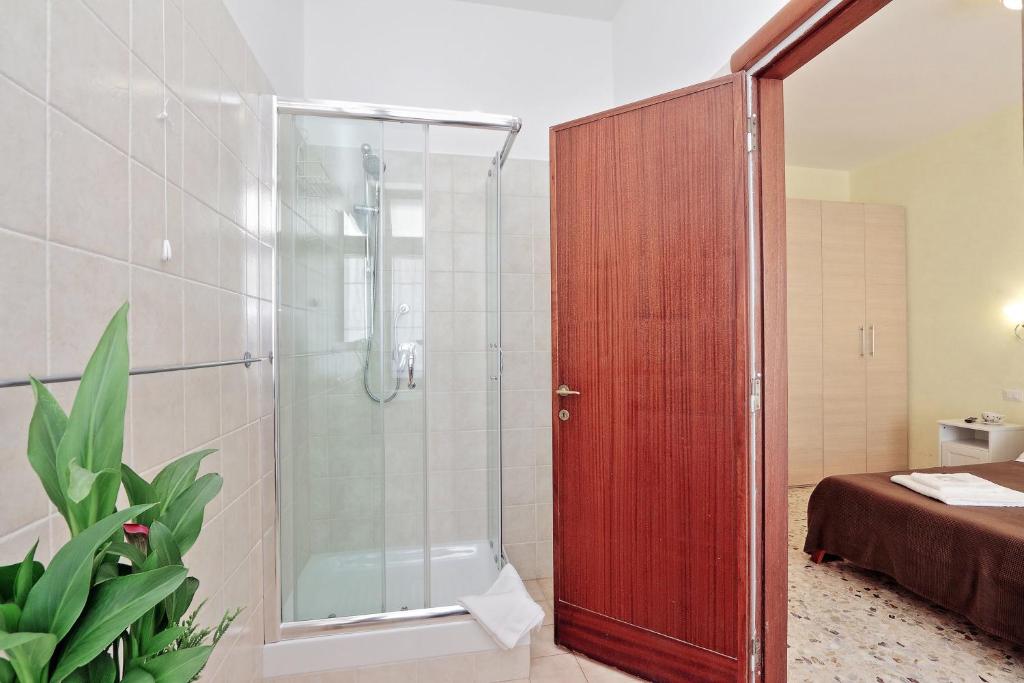 A bathroom at La Stazione Del Vaticano